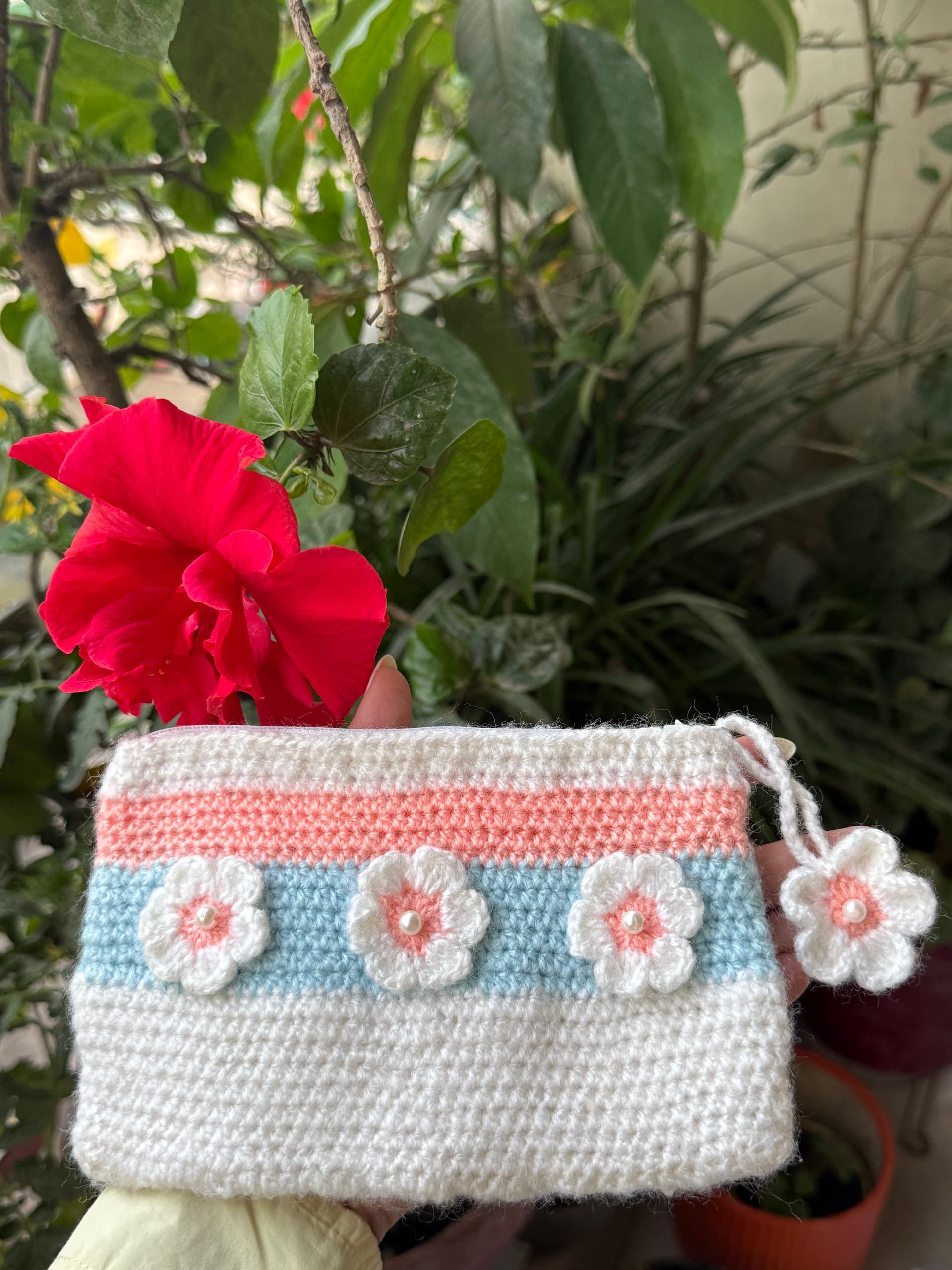 Pastel Daisy Pouch